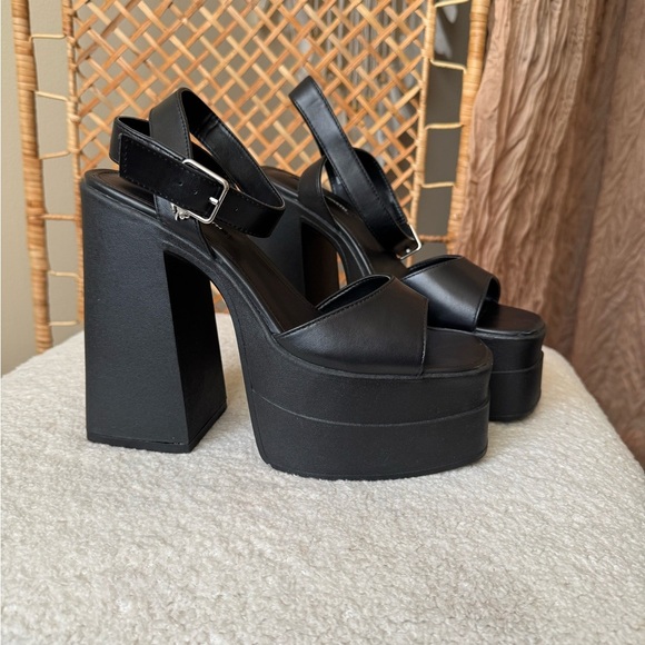 Windsor Smith Black Platform Sandals - Picture 6 of 14
